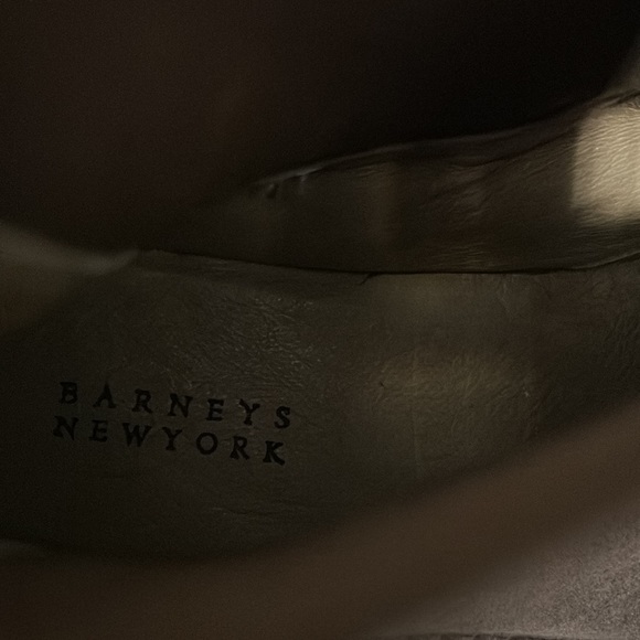 Men’s brown suede booties. - Picture 6 of 6